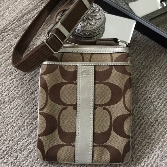 Coach Handbags - 🔥Coach Crossbody Bag🔥